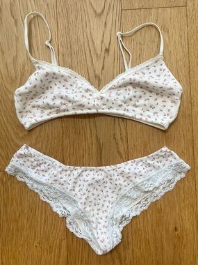 Brandy Melville Rose Bow Bra & Bikini Panties